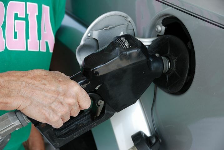 Prices at Gas Pump Fall for 10th Straight Week