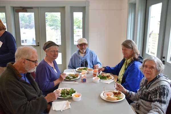 Jewish Family Service to Serve Lunch in DHS