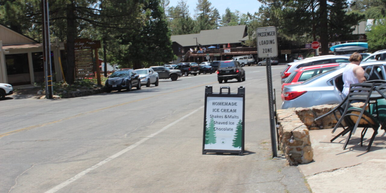 Shopping Center Restrooms Open in Idyllwild