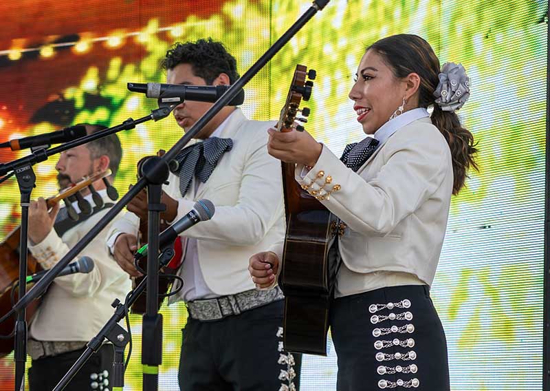 Feast Your Eyes on Sights of Mariachi Festival