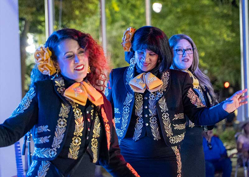 Feast Your Eyes on Sights of Mariachi Festival