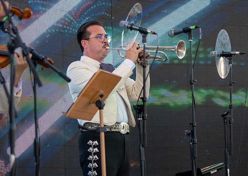 Feast Your Eyes on Sights of Mariachi Festival